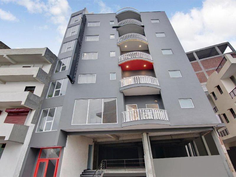 Townhouse Sector 49 Near Logix City Centre โนอิดา ภายนอก รูปภาพ