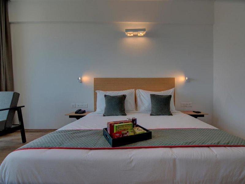 Townhouse Sector 49 Near Logix City Centre โนอิดา ภายนอก รูปภาพ