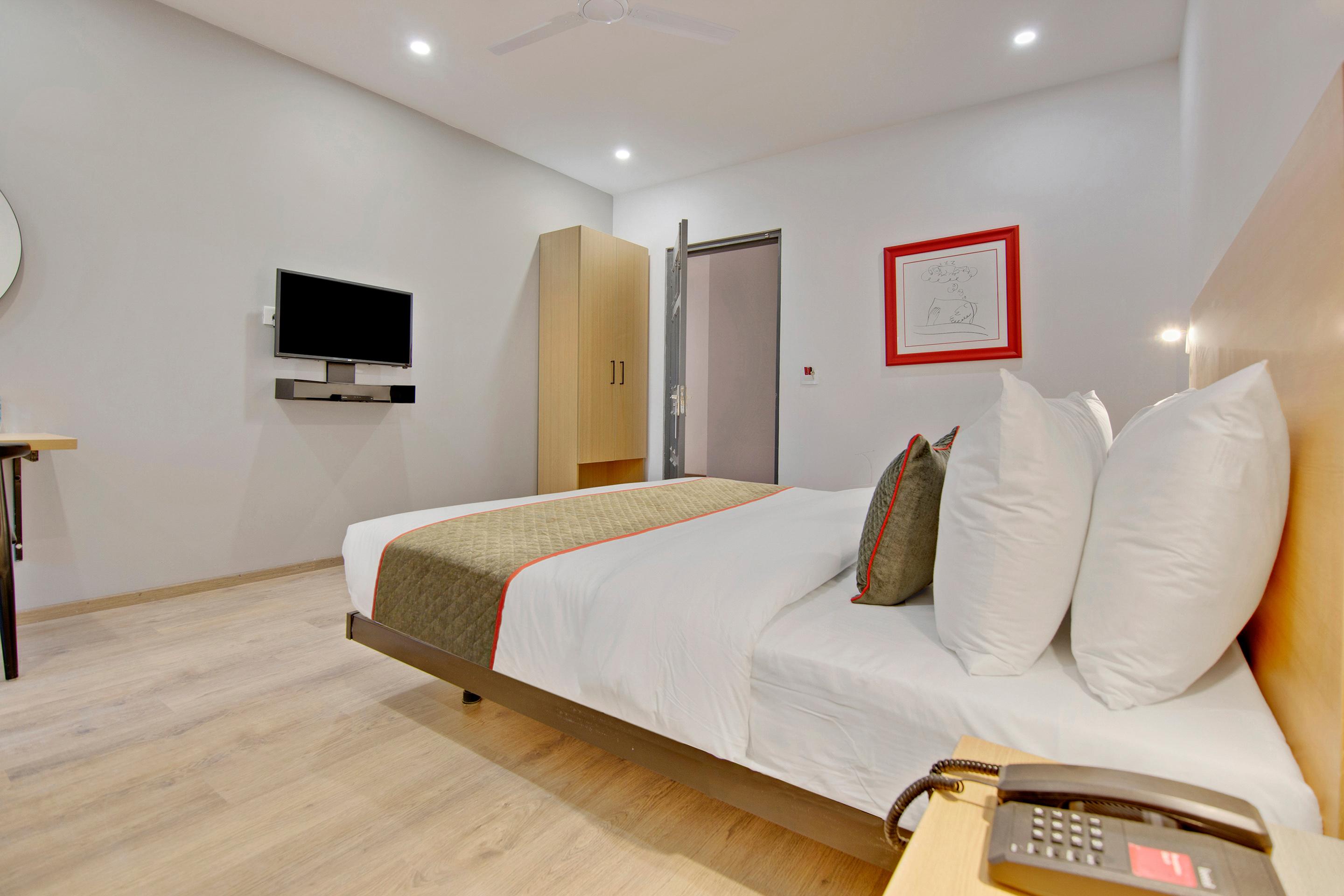 Townhouse Sector 49 Near Logix City Centre โนอิดา ภายนอก รูปภาพ