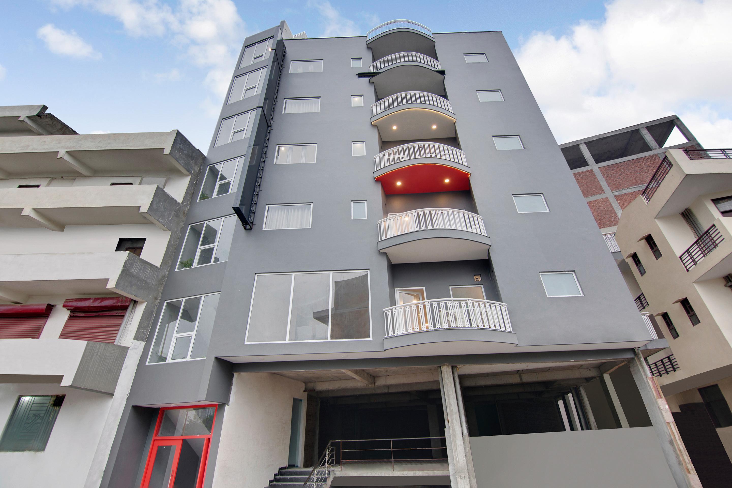 Townhouse Sector 49 Near Logix City Centre โนอิดา ภายนอก รูปภาพ