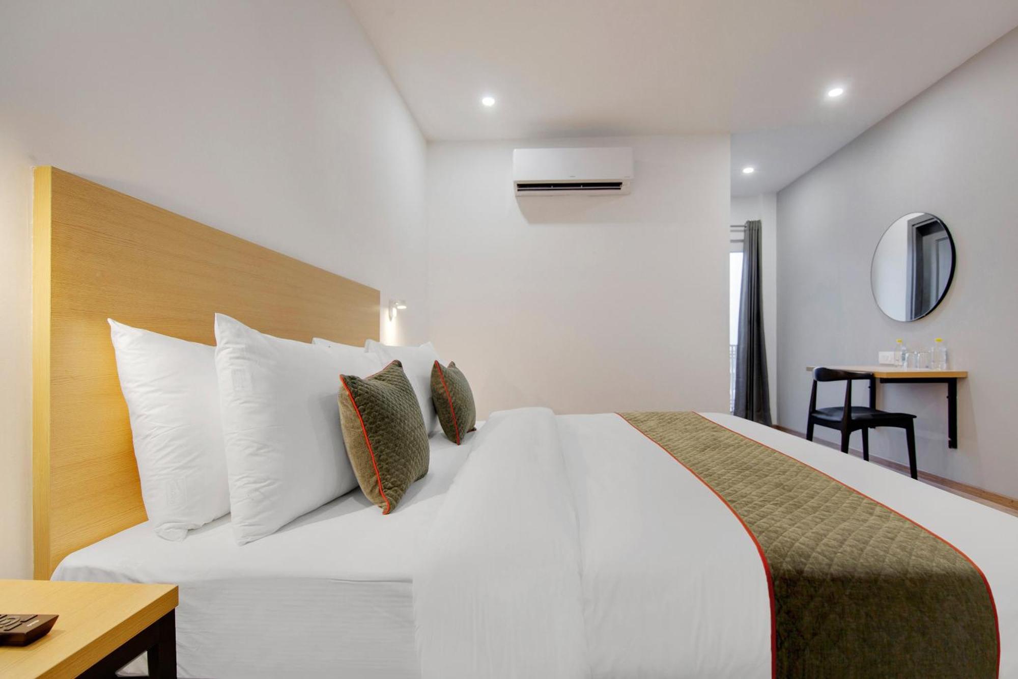 Townhouse Sector 49 Near Logix City Centre โนอิดา ภายนอก รูปภาพ