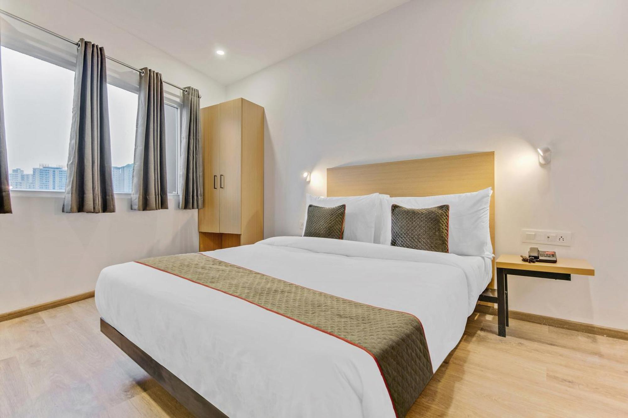 Townhouse Sector 49 Near Logix City Centre โนอิดา ภายนอก รูปภาพ