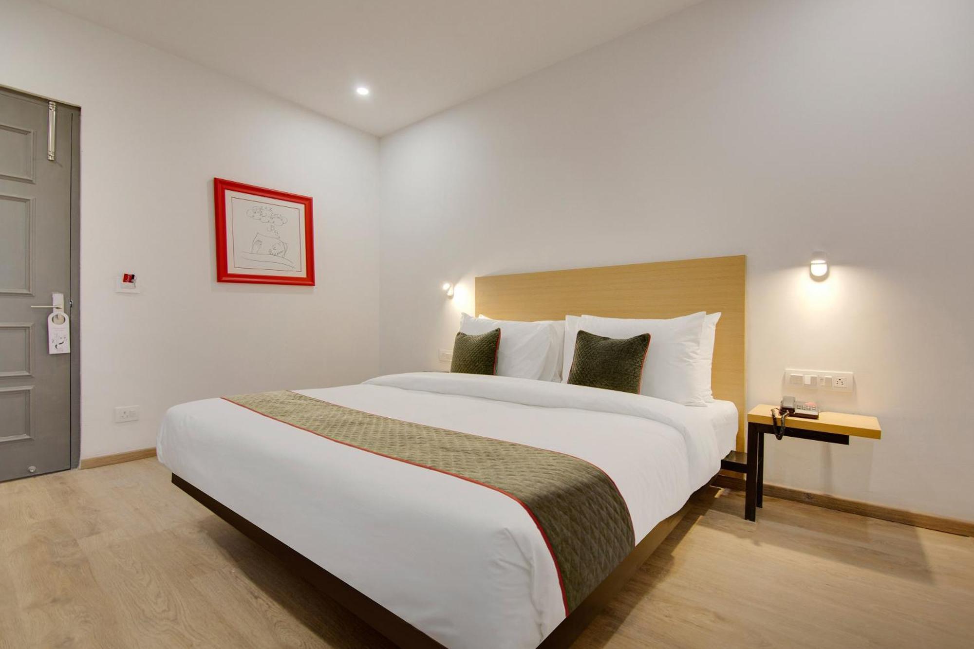 Townhouse Sector 49 Near Logix City Centre โนอิดา ภายนอก รูปภาพ