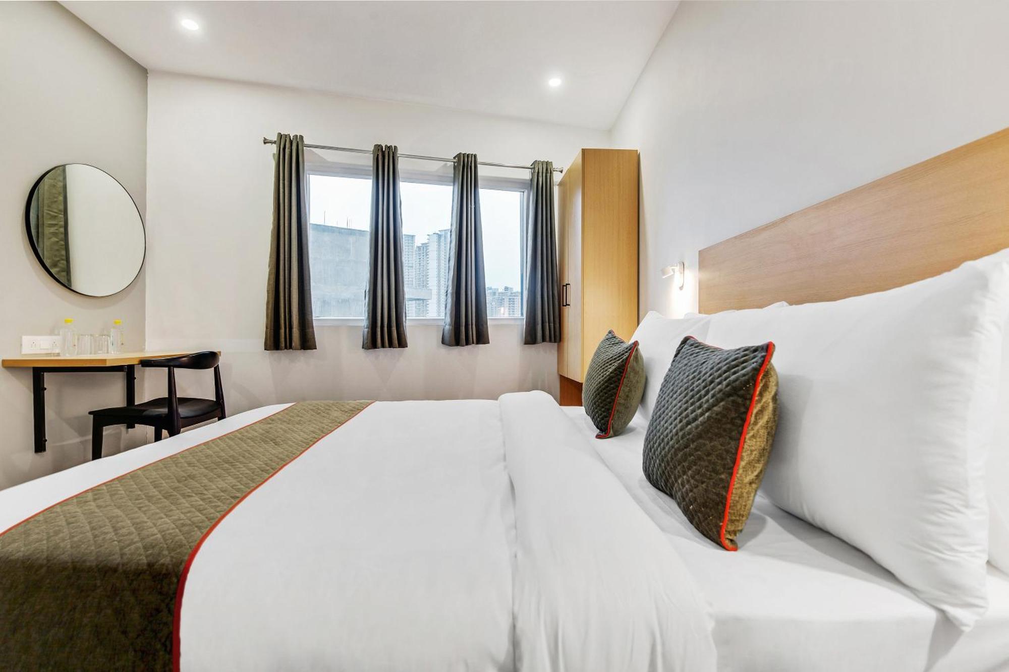 Townhouse Sector 49 Near Logix City Centre โนอิดา ภายนอก รูปภาพ