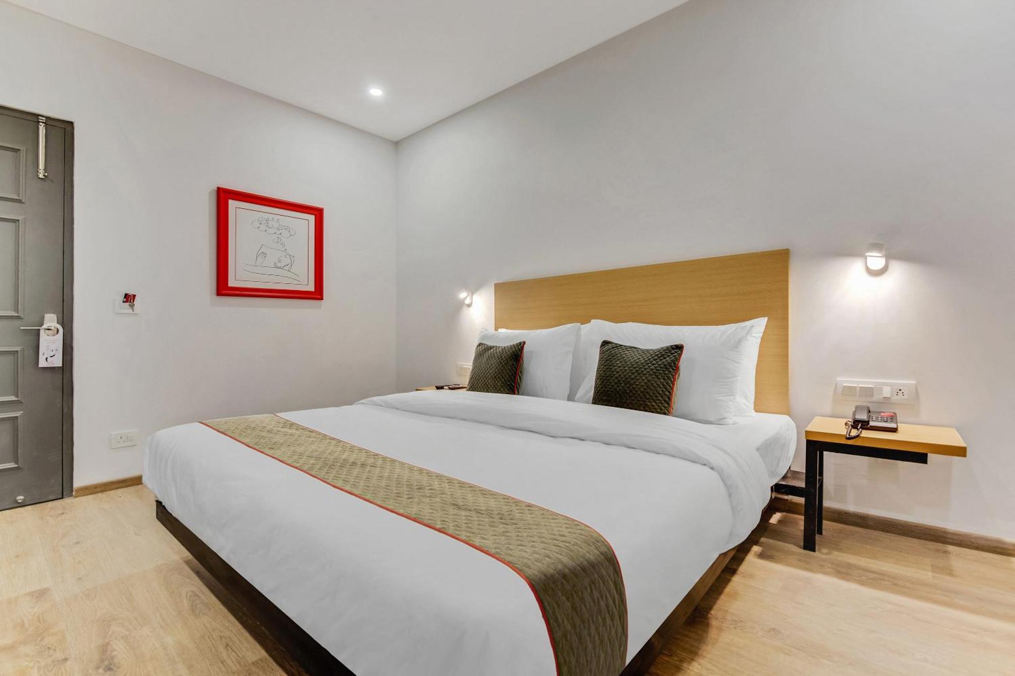 Townhouse Sector 49 Near Logix City Centre โนอิดา ภายนอก รูปภาพ