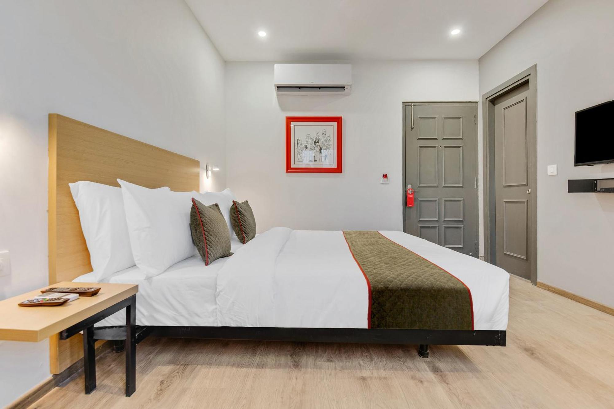 Townhouse Sector 49 Near Logix City Centre โนอิดา ภายนอก รูปภาพ