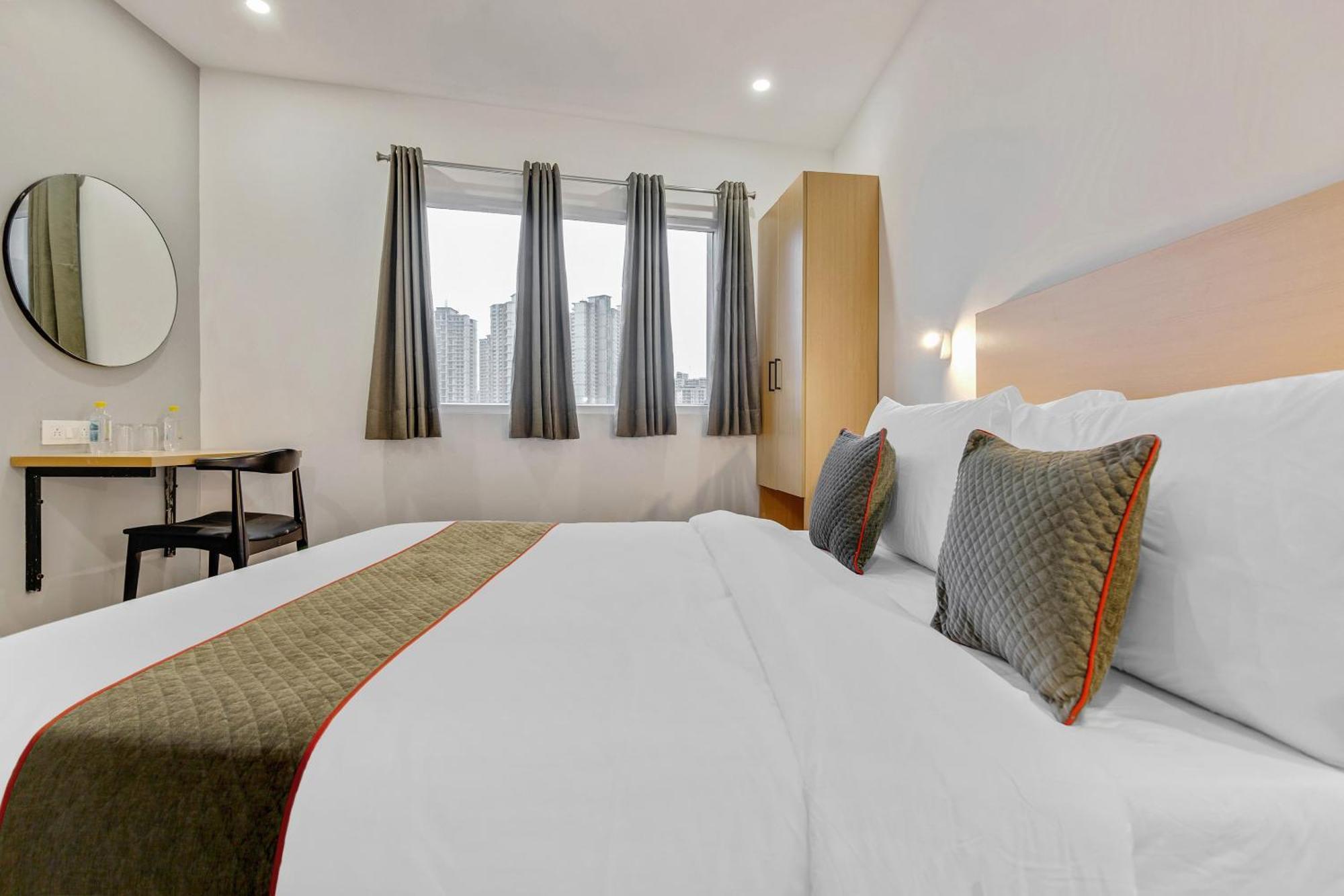 Townhouse Sector 49 Near Logix City Centre โนอิดา ภายนอก รูปภาพ