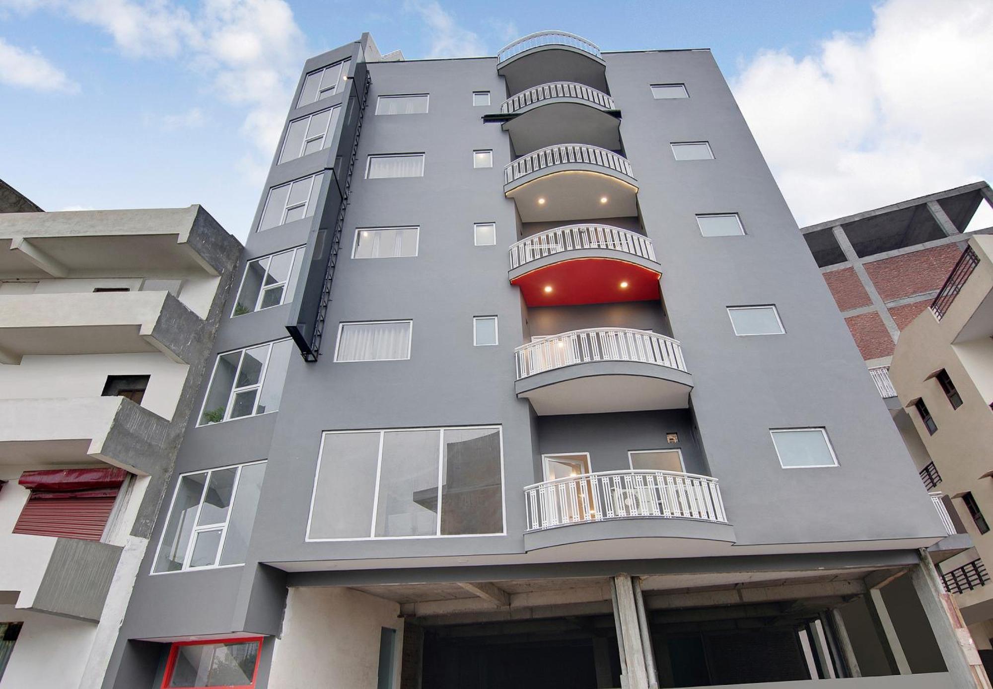 Townhouse Sector 49 Near Logix City Centre โนอิดา ภายนอก รูปภาพ