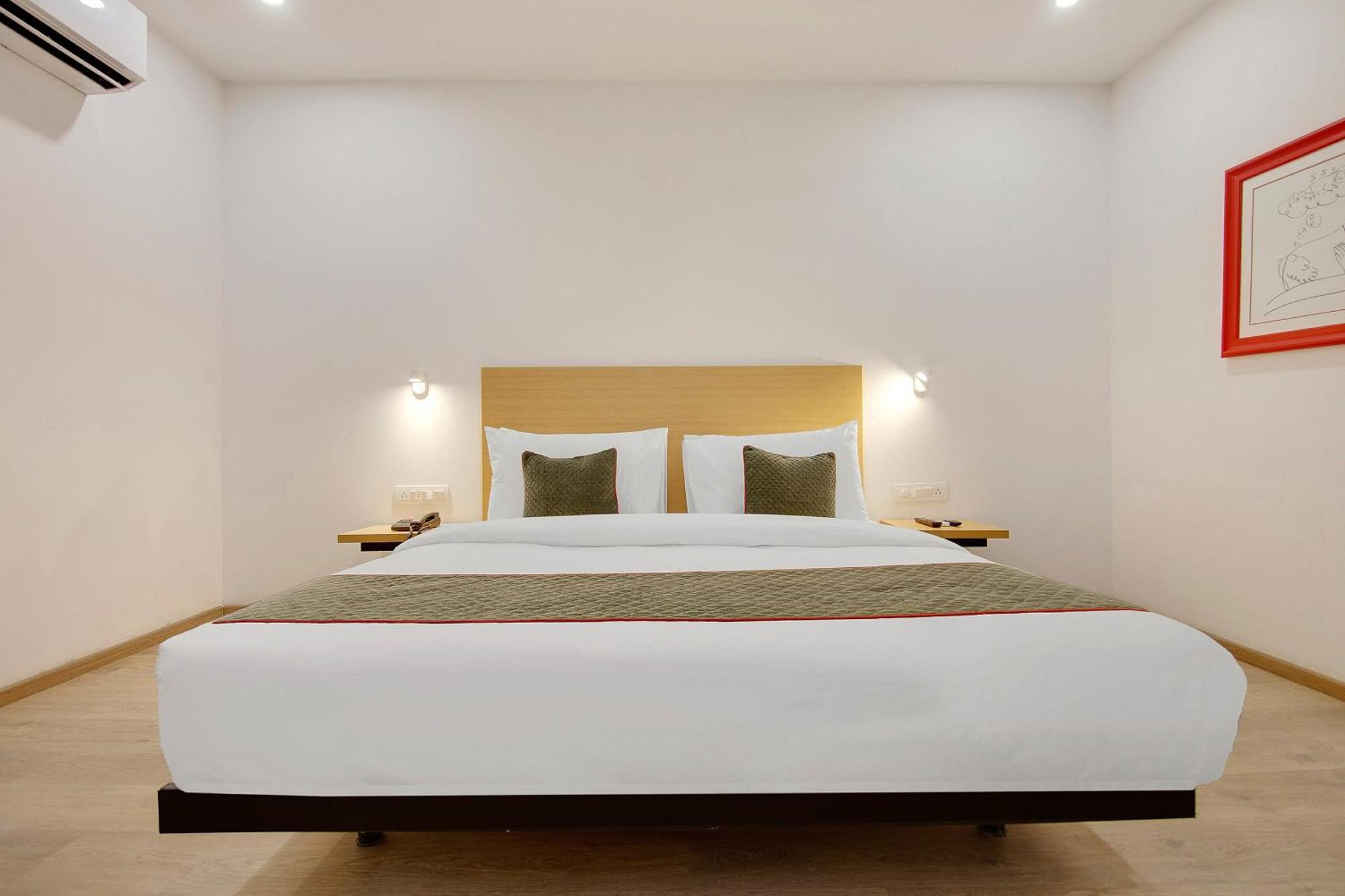 Townhouse Sector 49 Near Logix City Centre โนอิดา ภายนอก รูปภาพ