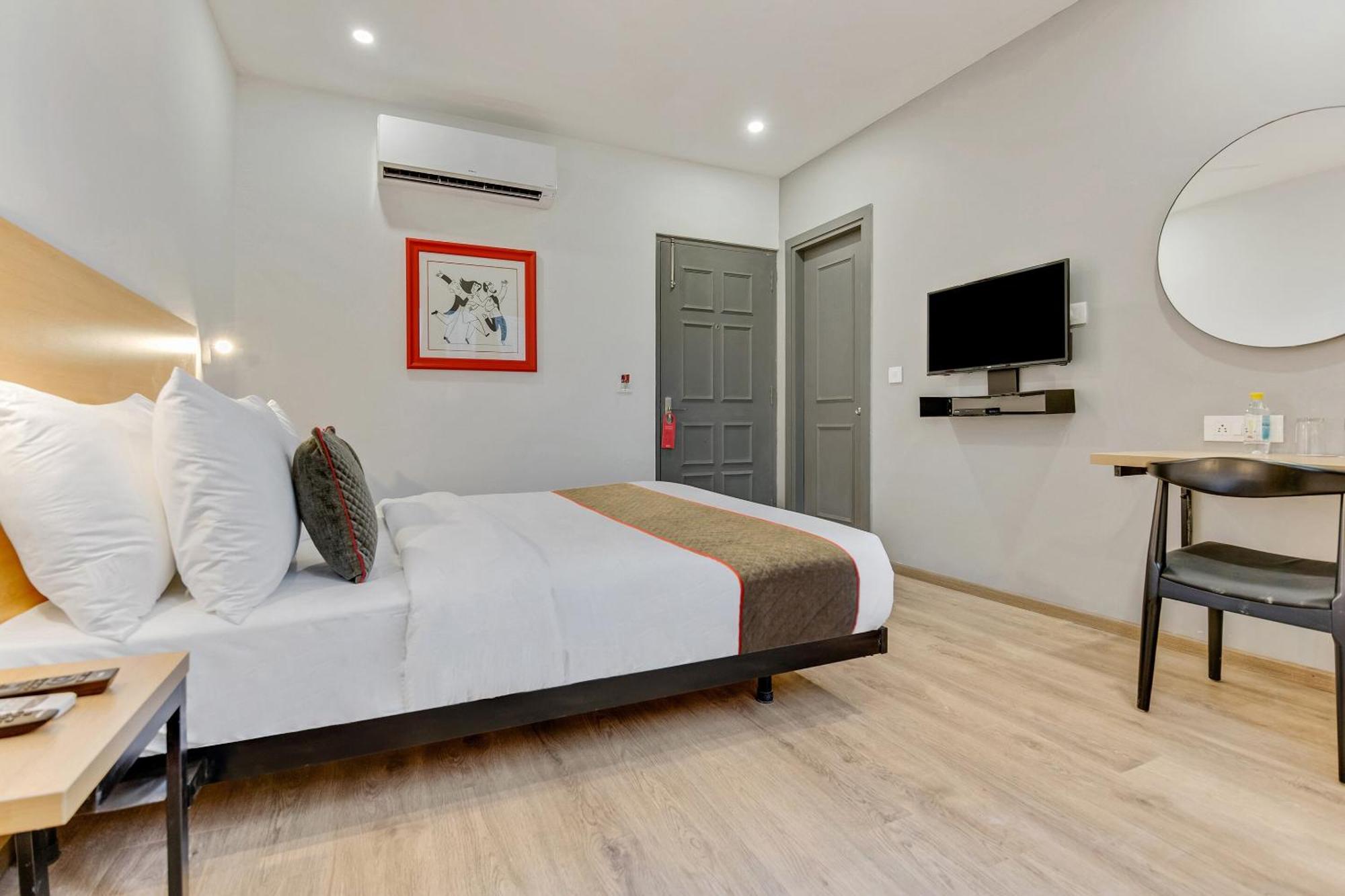 Townhouse Sector 49 Near Logix City Centre โนอิดา ภายนอก รูปภาพ