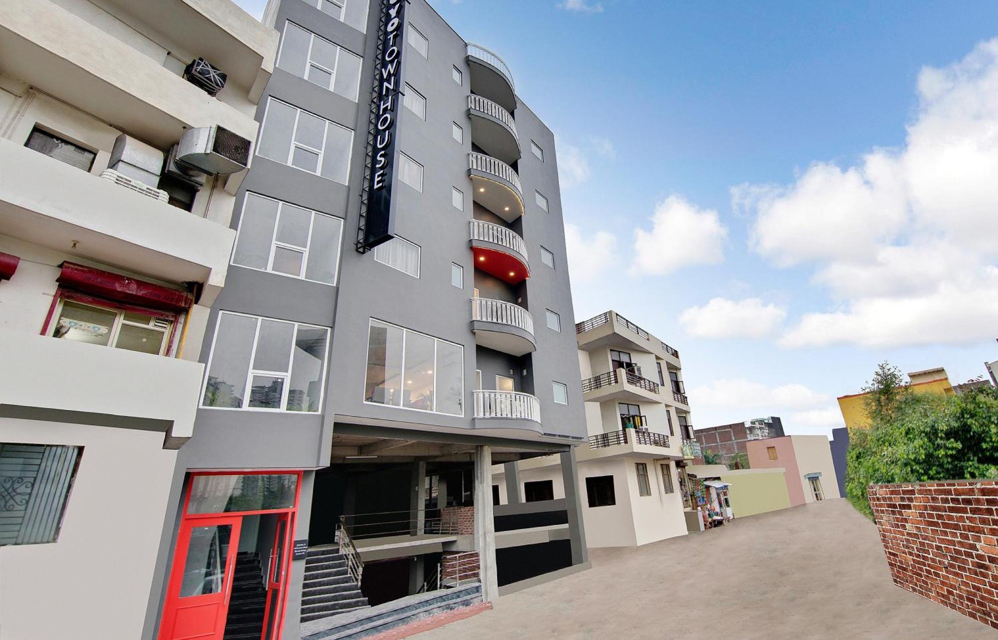Townhouse Sector 49 Near Logix City Centre โนอิดา ภายนอก รูปภาพ