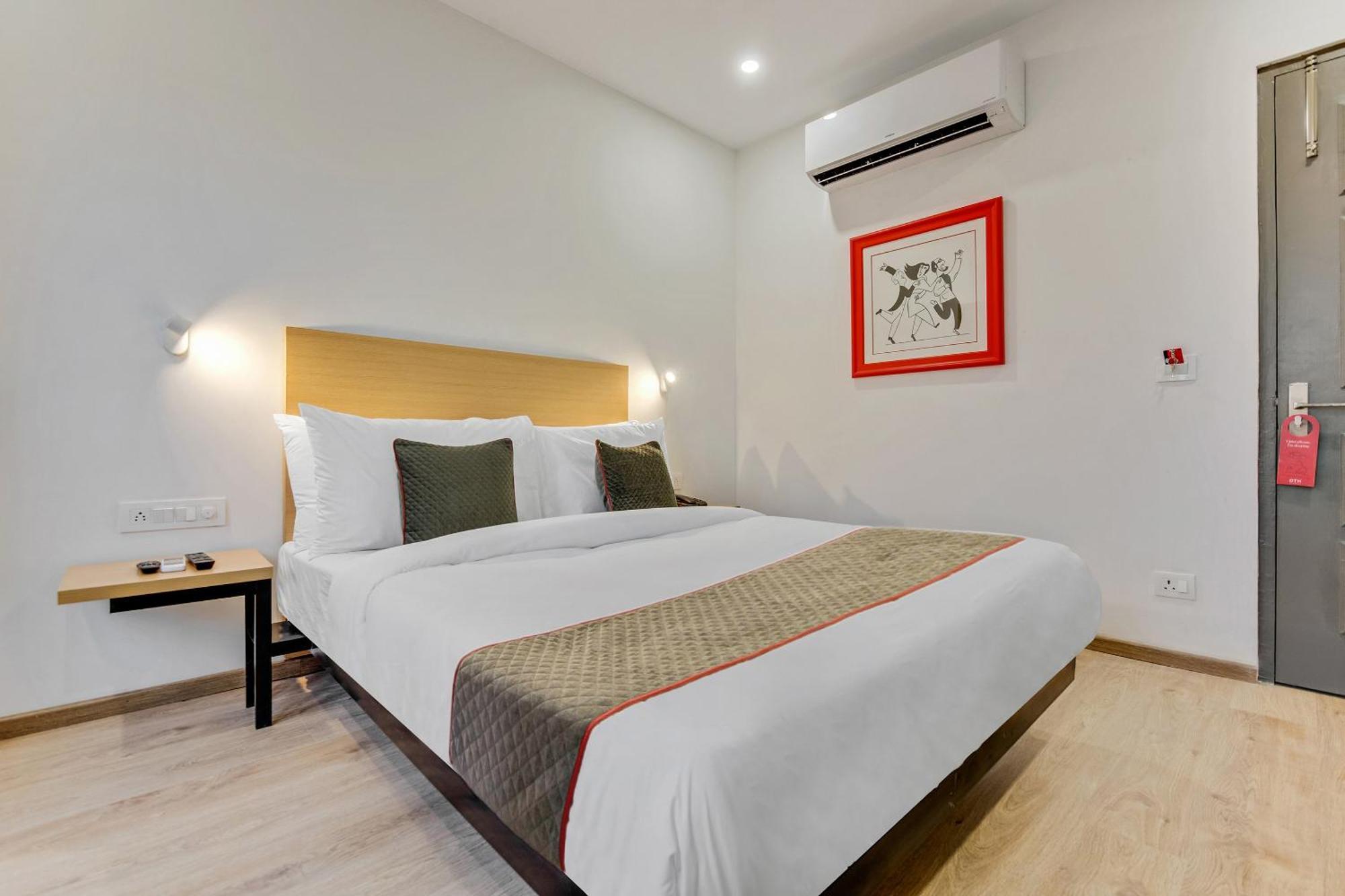 Townhouse Sector 49 Near Logix City Centre โนอิดา ภายนอก รูปภาพ