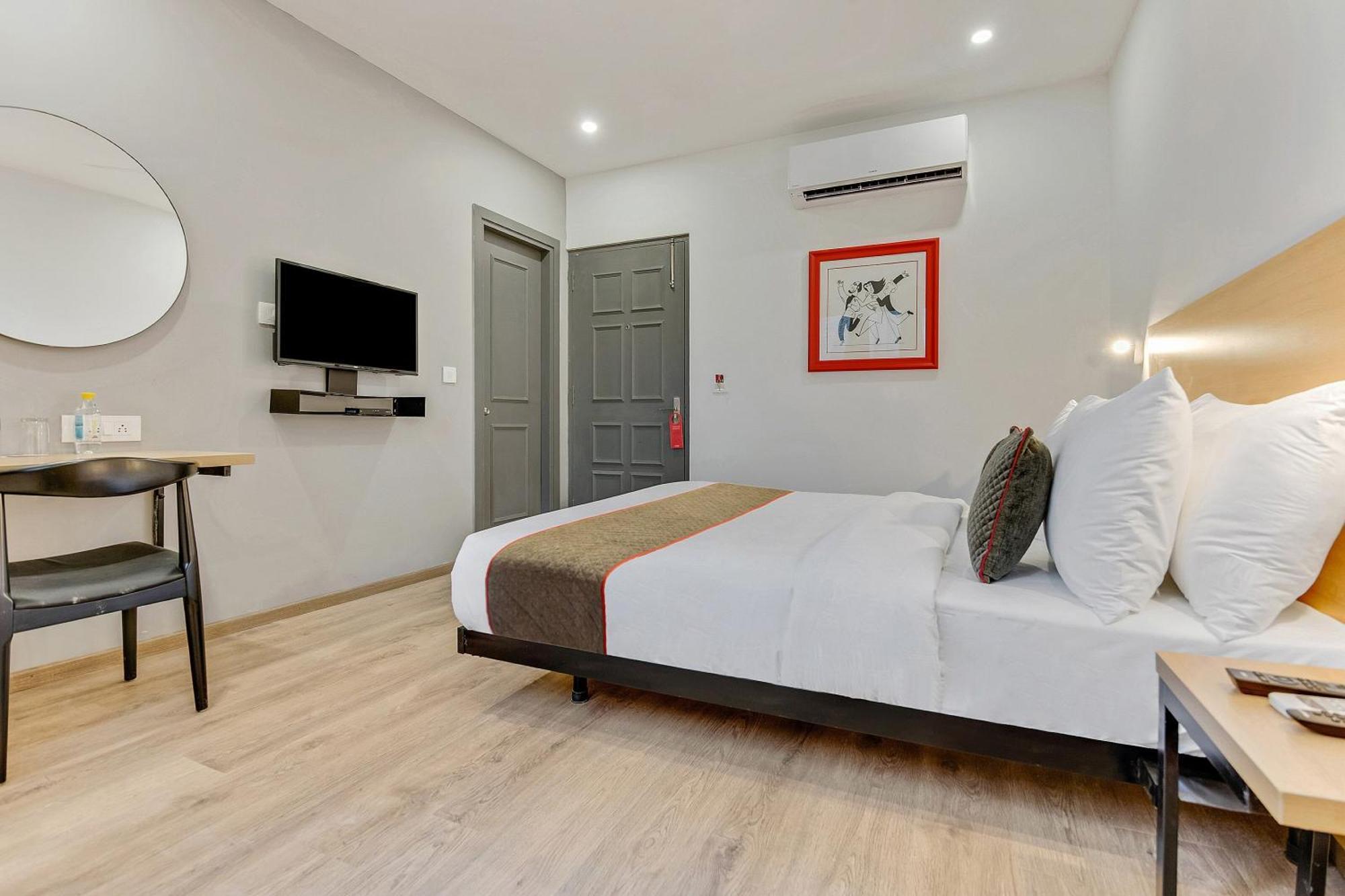 Townhouse Sector 49 Near Logix City Centre โนอิดา ภายนอก รูปภาพ